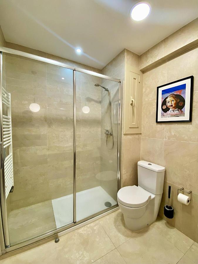 Abbott Apartment - 1 Min From The Beach - 100M2 - Sleeps 8 锡切斯 外观 照片