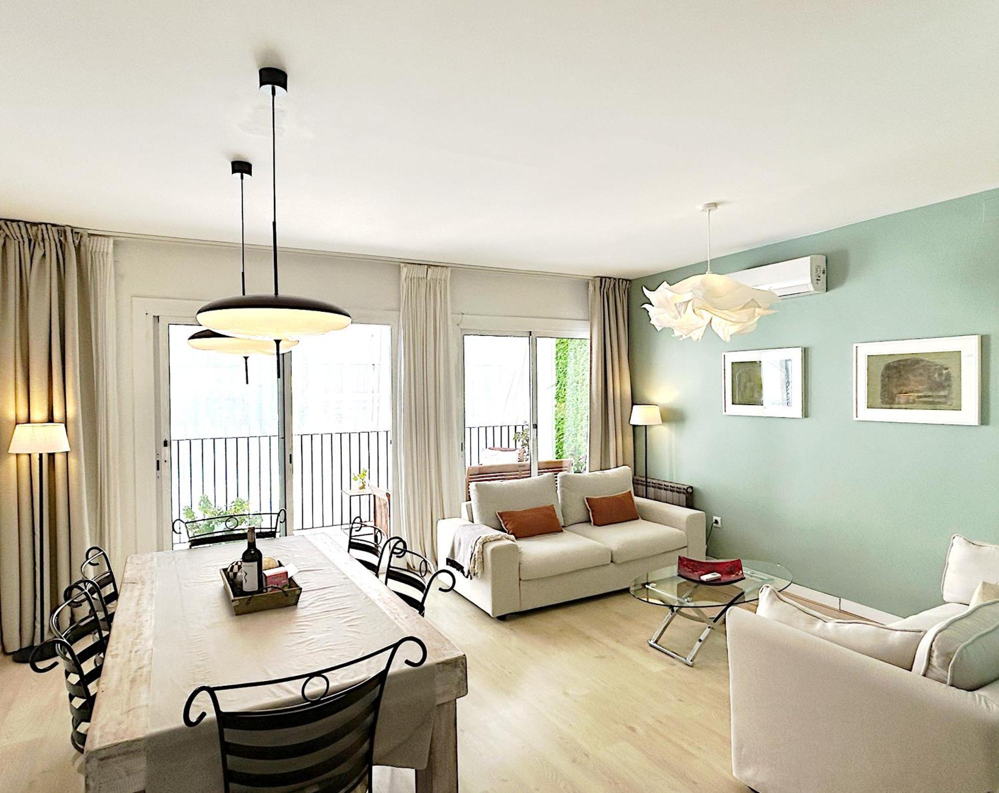 Abbott Apartment - 1 Min From The Beach - 100M2 - Sleeps 8 锡切斯 外观 照片