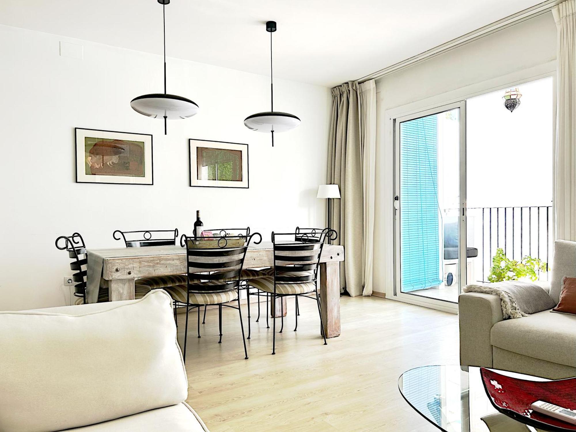 Abbott Apartment - 1 Min From The Beach - 100M2 - Sleeps 8 锡切斯 外观 照片