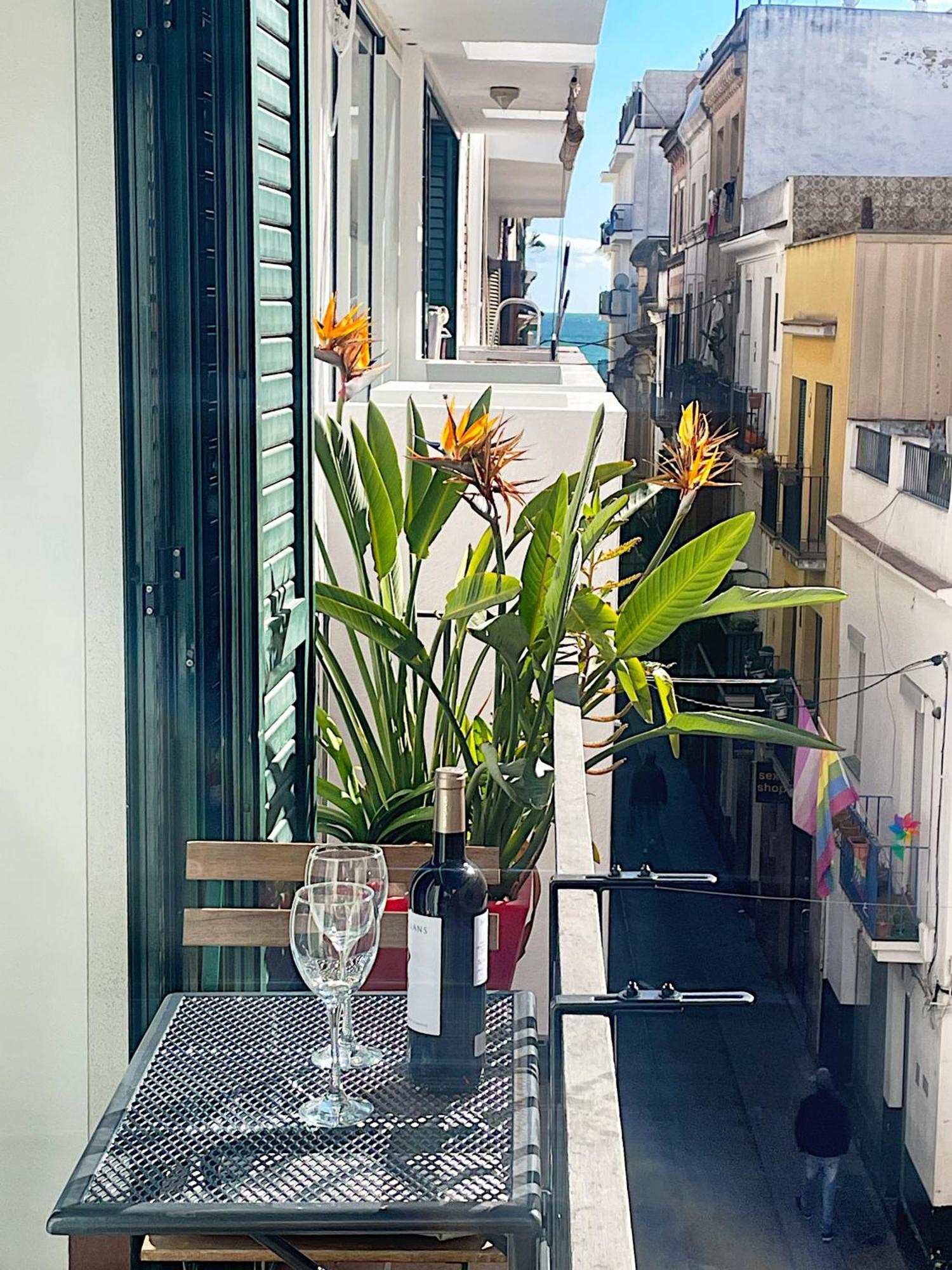 Abbott Apartment - 1 Min From The Beach - 100M2 - Sleeps 8 锡切斯 外观 照片