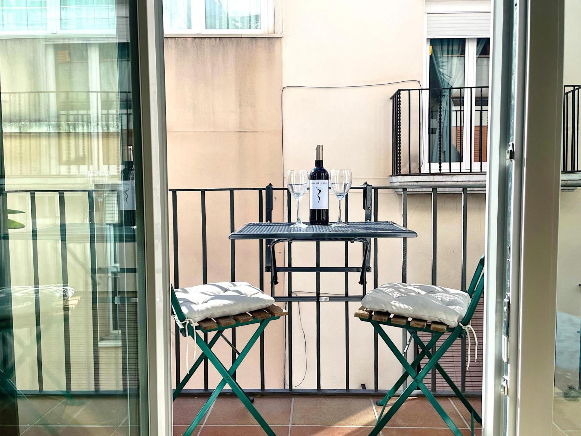Abbott Apartment - 1 Min From The Beach - 100M2 - Sleeps 8 锡切斯 外观 照片