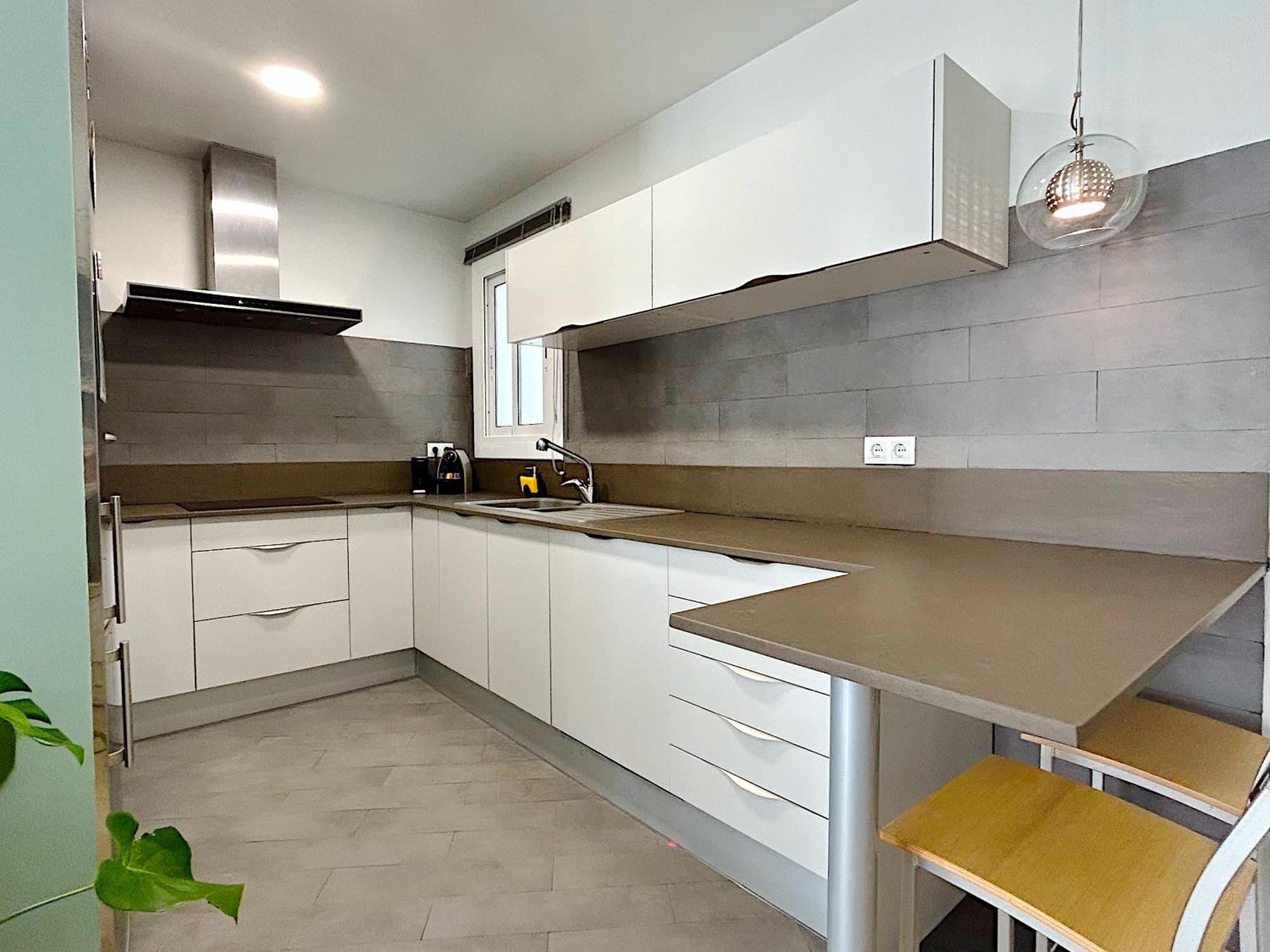 Abbott Apartment - 1 Min From The Beach - 100M2 - Sleeps 8 锡切斯 外观 照片