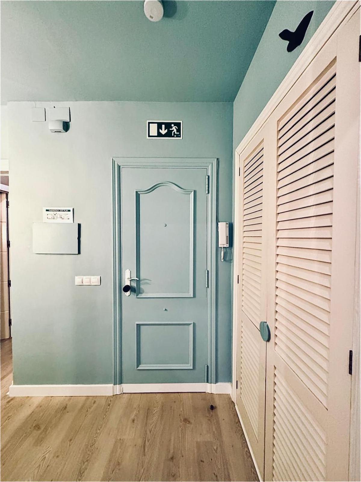 Abbott Apartment - 1 Min From The Beach - 100M2 - Sleeps 8 锡切斯 外观 照片